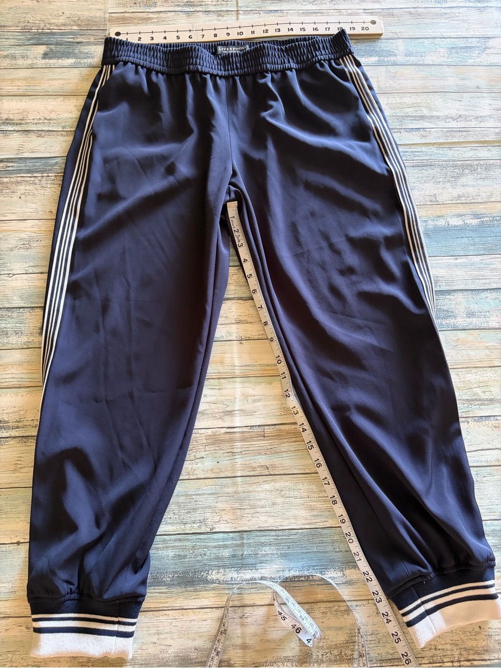 Liverpool Women's Navy Joggers with White Side Stripes Size Large - Picture 3 of 6
